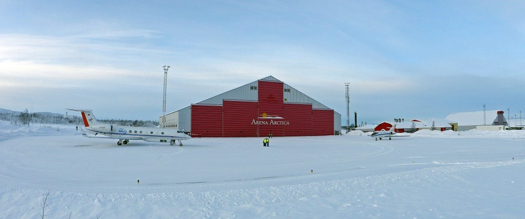 Halo and Falcon in front of the Arena Arctica. Picture by Isabell Krisch, FZJ.